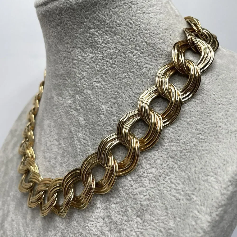 Vintage Oversized Textured Gold Tone Metal Linked Collar Vintage Chain Necklace